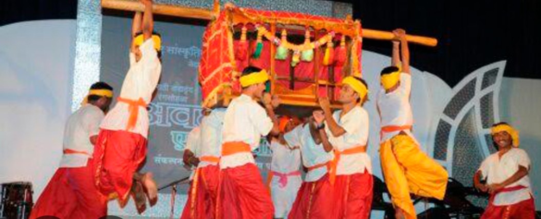 चिपळूण येथे पालखी नृत्य स्पर्धेचे आयोजन…