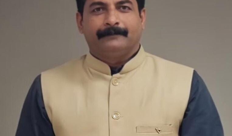 दीपक शिंदे यांचे पत्रकारिता परिक्षेत सुयश!