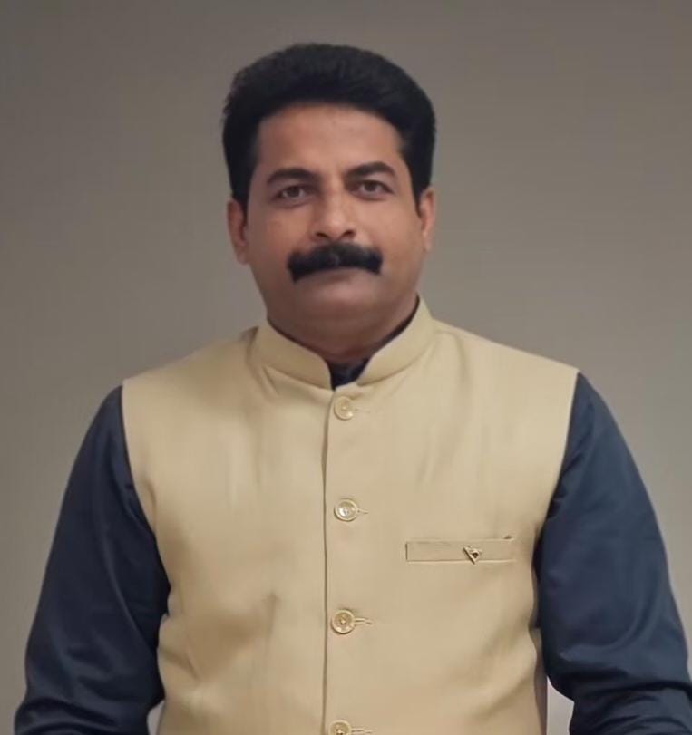 दीपक शिंदे यांचे पत्रकारिता परिक्षेत सुयश!