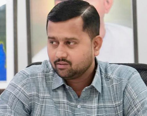 अनिकेत पटवर्धन म्हणजे अस्सल बुद्धिमत्तेचे बावनकशी सोने!