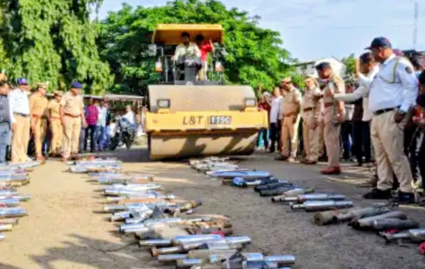फटाके फोडणाऱ्या बुलेटवाल्यांचे चिपळूण पोलिसांना खुले आव्हान…
